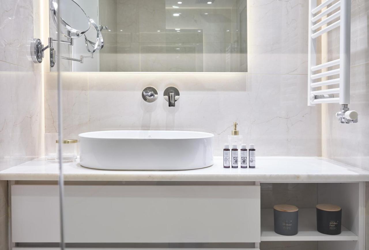 Urban Heights 3Bd Apt, Next To Hilton アテネ エクステリア 写真