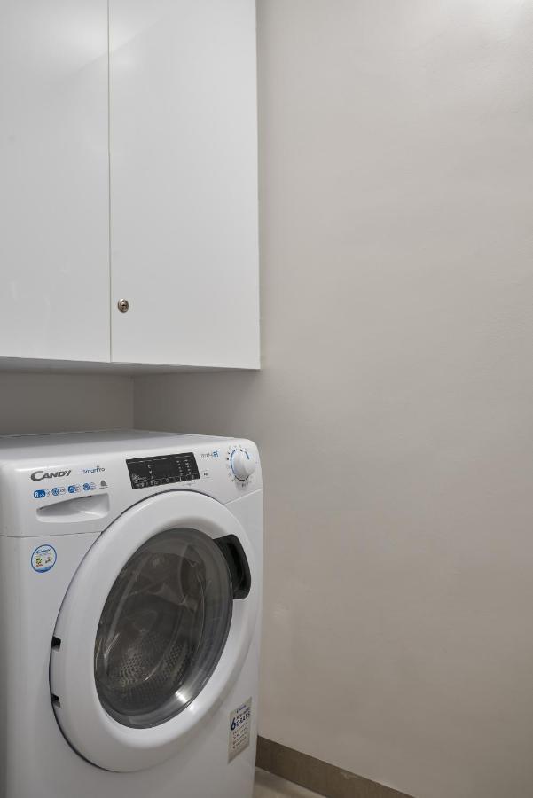 Urban Heights 3Bd Apt, Next To Hilton アテネ エクステリア 写真