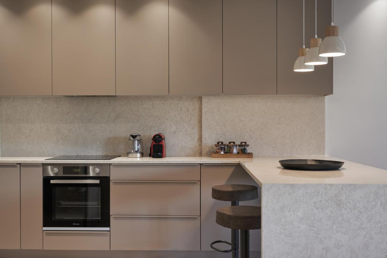 Urban Heights 3Bd Apt, Next To Hilton アテネ エクステリア 写真